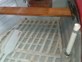 Vendo lancha 4.5 mts con motor Mercury 4 hp. Con 10 hs. de uso