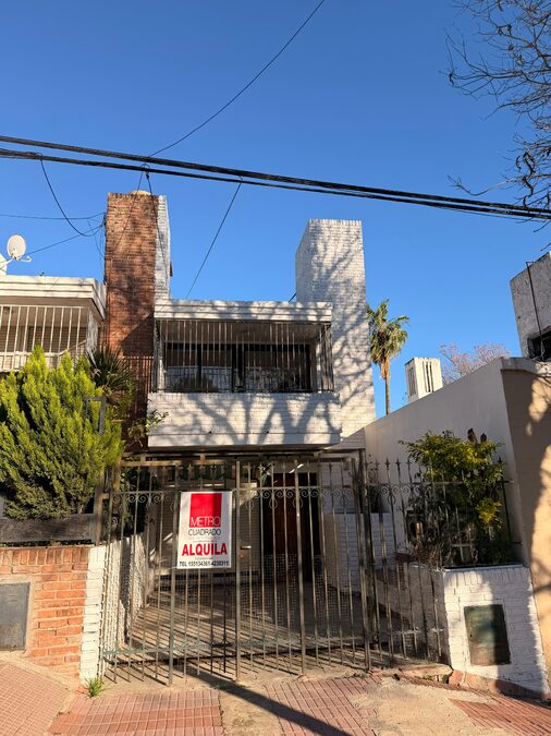 ALQUILO CASA 2 DORMITORIOS