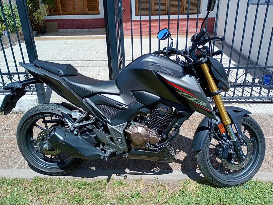 Vendo Honda CB Twister 300 año 2023
