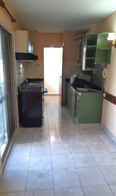 VENDO AMPLIO DEPARTAMENTO - 1 DORM C/COCHERA - MICROCENTRO