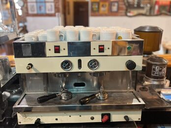 Cafetera profesional y Molinillo de café marca Rilo