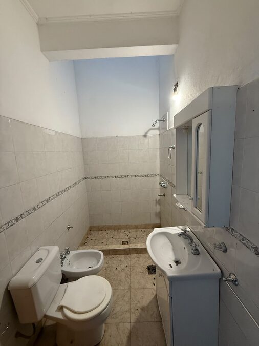 se alquila planta alta zona  Hospital la Baxada