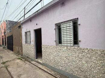 SE ALQUILA CASA DE DOS DORMITORIOS