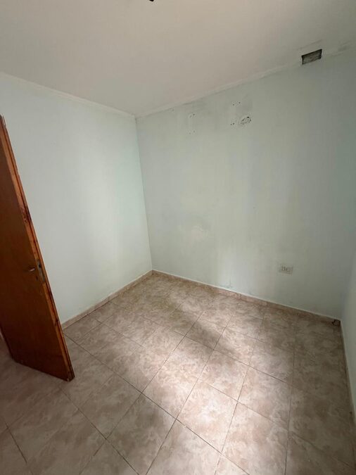 SE ALQUILA CASA DE DOS DORMITORIOS