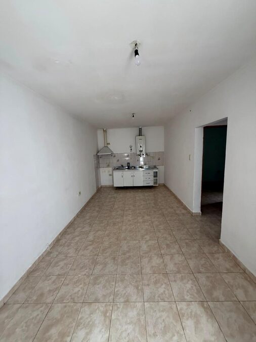 SE ALQUILA CASA DE DOS DORMITORIOS