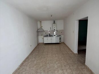 SE ALQUILA CASA DE DOS DORMITORIOS