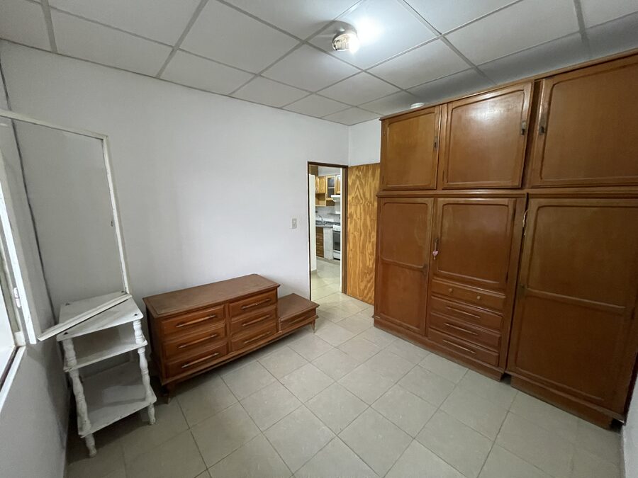 CASA CON PATIO Y COCHERA 2 DORMITORIOS ZONA GARRIGÓ Y LARRALDE