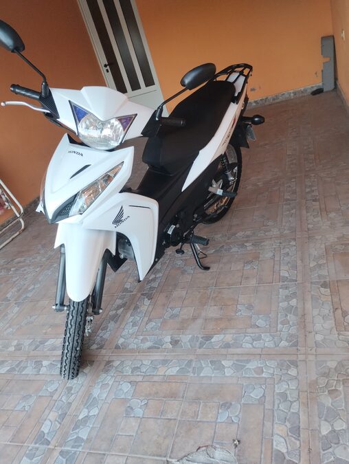 Vendo moto Honda 110.. Excelente estado