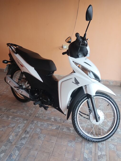 Vendo moto Honda 110.. Excelente estado