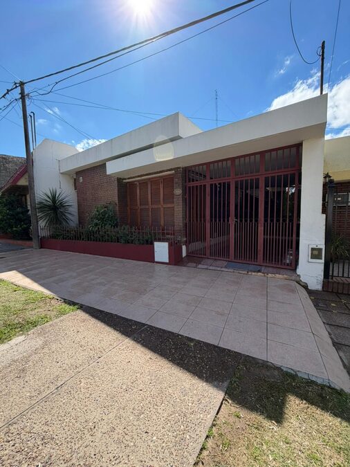 VENDO HERMOSA CASA APTA CREDITO.