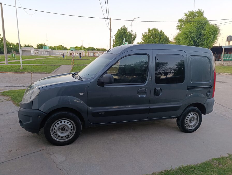 KANGOO 5 ASIENTOS NAFTA GNC