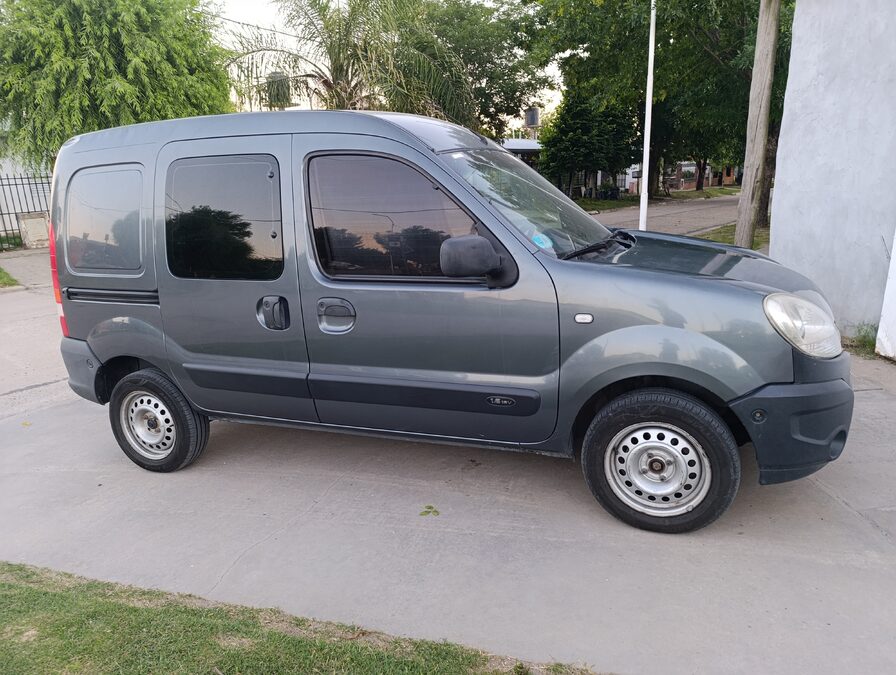 KANGOO 5 ASIENTOS NAFTA GNC