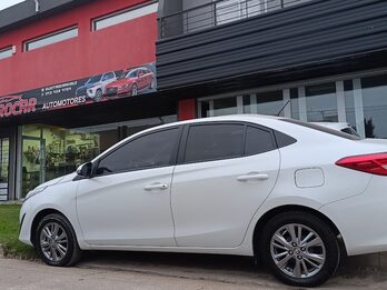 YARIS UNICA DUEÑA VENDO PERMUTO