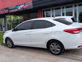YARIS UNICA DUEÑA VENDO PERMUTO