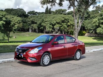 Vendo Nissan Versa 2017