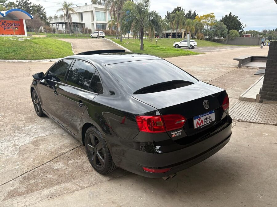 VOLKSWAGEN  VENTO  2.5 170 HP ADVANCE PLUS. RECIBO VEHICULO