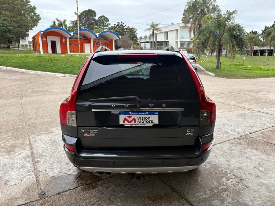 VOLVO  XC 90 2.4 D5 AT LUXURY. recibo vehículo