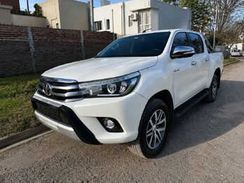 TOYOTA HILUX 2.8 TDI DC SRX 4X4 AUT - AÑO 2.017