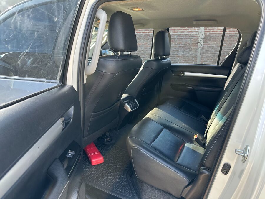 TOYOTA HILUX 2.8 TDI DC SRX 4X4 AUT - AÑO 2.017