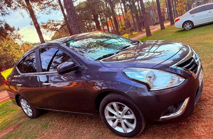 PARTICULAR VENDO NISSAN VERSA
