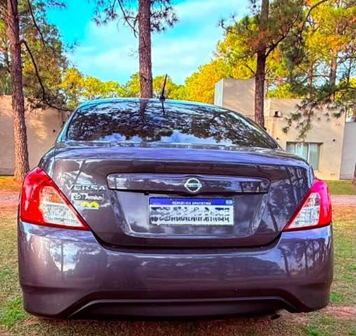 PARTICULAR VENDO NISSAN VERSA