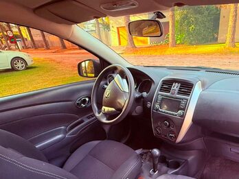 PARTICULAR VENDO NISSAN VERSA