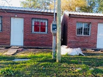 COLONIA AVELLANEDA: SE VENDEN 2 CASAS INDUSTRIALIZADAS EN EL MISMO TERRENO