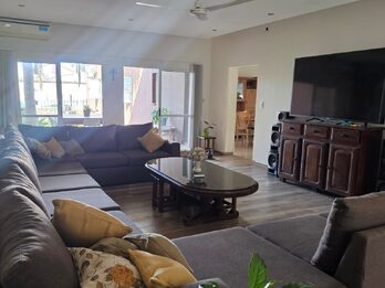 VENTA | Amplia Propiedad con Gran Terreno, Quincho y Pileta