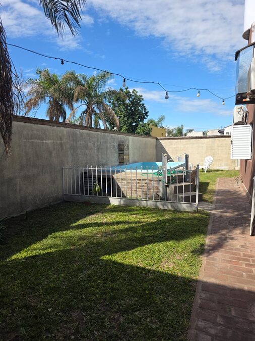 VENTA | Amplia Propiedad con Gran Terreno, Quincho y Pileta