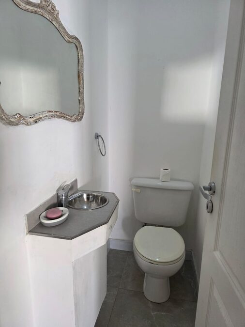 VENTA | Amplia Propiedad con Gran Terreno, Quincho y Pileta
