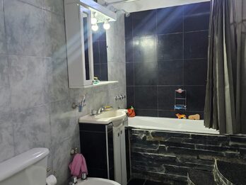 VENTA | Amplia Propiedad con Gran Terreno, Quincho y Pileta