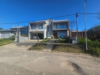 se vende casa zona Acceso Norte