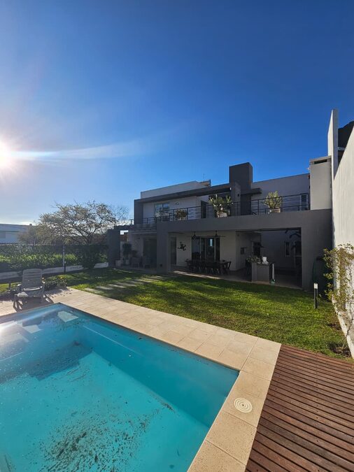 se vende casa zona Acceso Norte