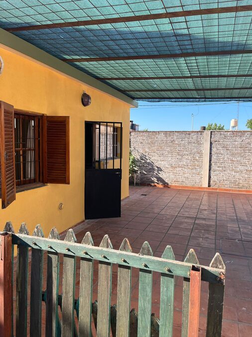 Oportunidad Casa en esquina Blas Parera y Zuviria