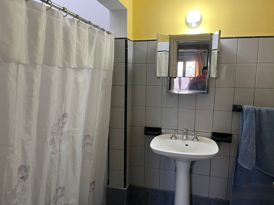 Oportunidad Casa en esquina Blas Parera y Zuviria