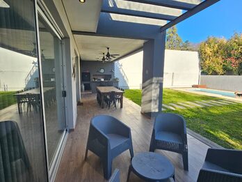 SE VENDE CASA ZONA ACCESO NORTE