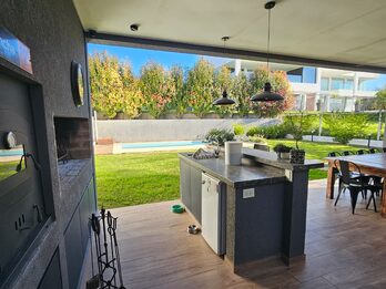 SE VENDE CASA ZONA ACCESO NORTE