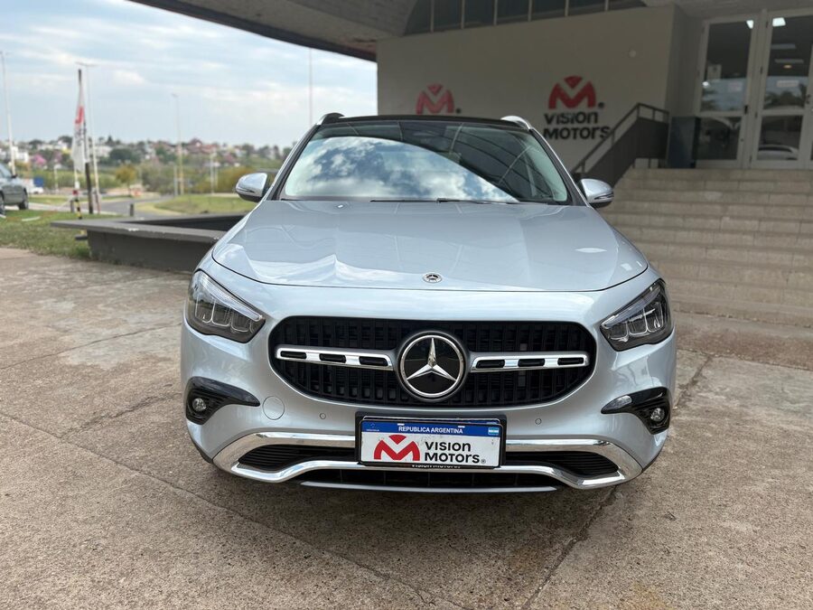 MERCEDES BENZ CLASE GLA 250/200 ¡¡0KM!! Entrega inmediata - Recibo vehículos