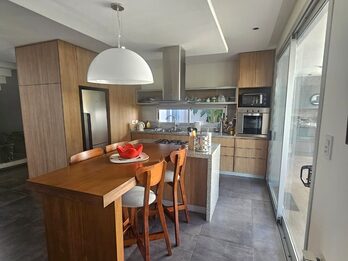 Casa Acceso Norte, tres dormitorios , amplio parquizado, piscina !
