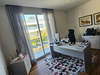 Casa Acceso Norte, tres dormitorios , amplio parquizado, piscina !