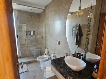 Casa Acceso Norte, tres dormitorios , amplio parquizado, piscina !