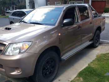 VENDO HILUX 2006 4X4
