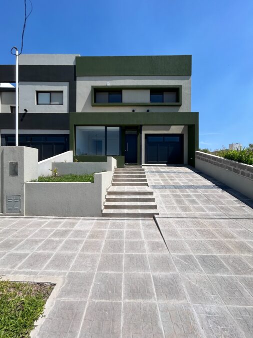 Casa en Venta - Zona Lopez Jordan y Acc. Norte