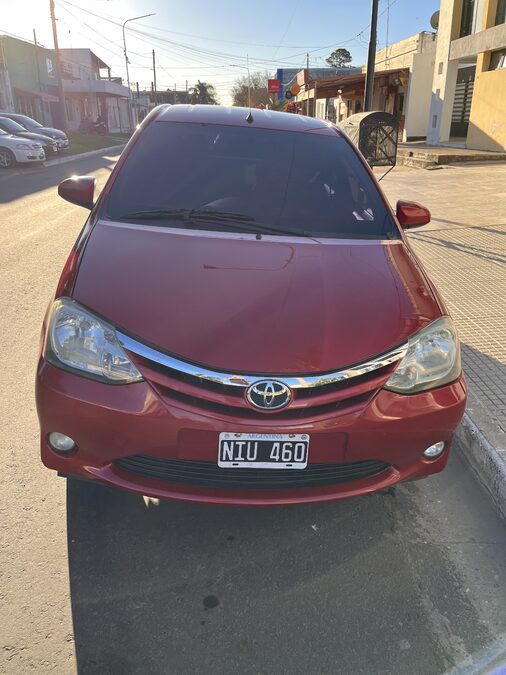 Vendo Toyota Etios XLS