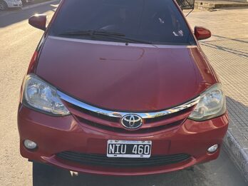 Vendo Toyota Etios XLS