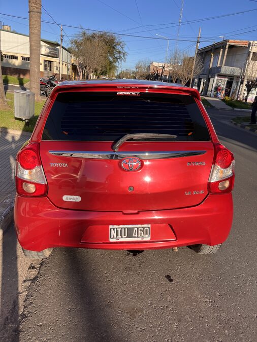 Vendo Toyota Etios XLS