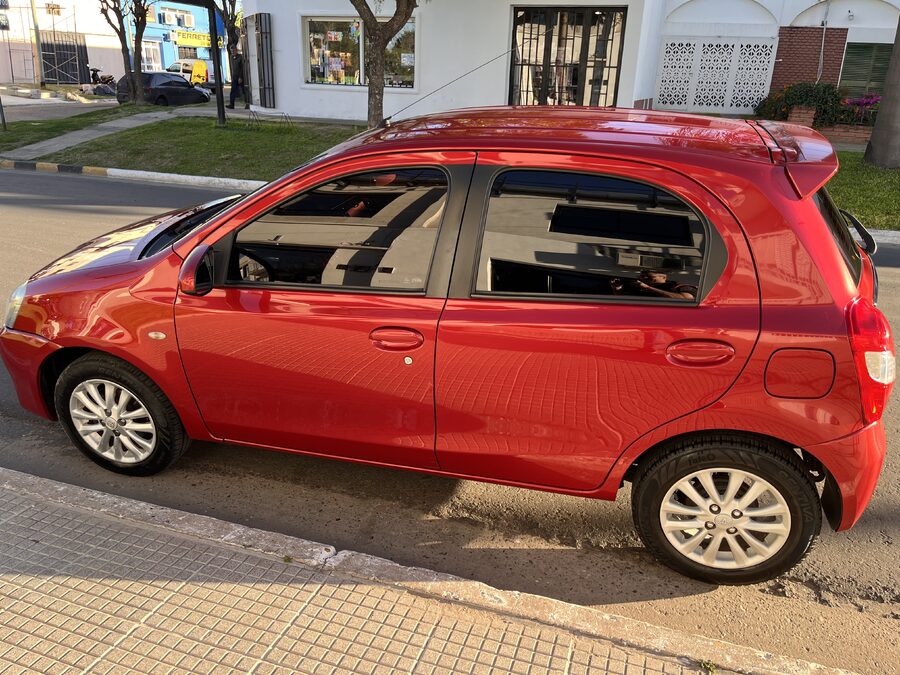 Vendo Toyota Etios XLS