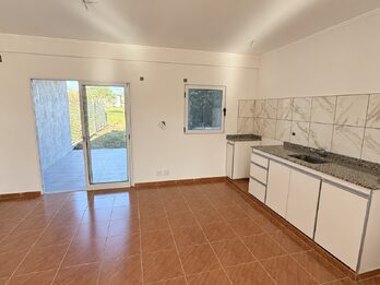 SE ALQUILA DUPLEX DE 3 DORMITORIOS EN ORO VERDE, A ESTRENAR.