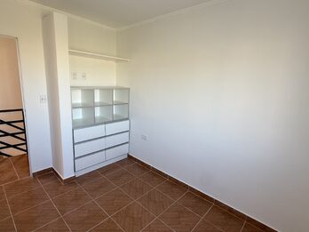 SE ALQUILA DUPLEX DE 3 DORMITORIOS EN ORO VERDE, A ESTRENAR.