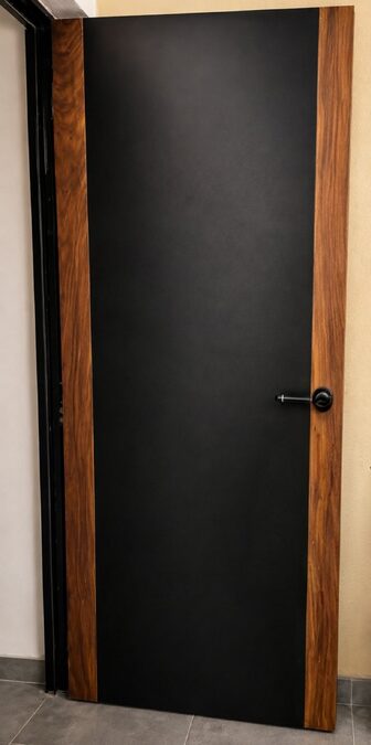 VENDO PUERTAS PLACA INTERIOR DE DISEÑO – NEGRA Y MADERA NEGRA